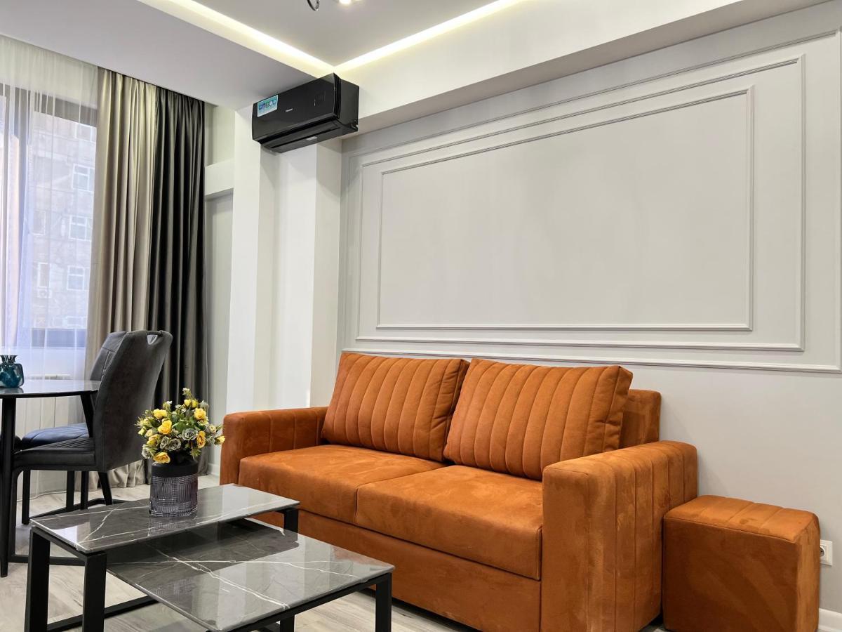 Cozy Apt 3 City Center Yerevan Exterior photo