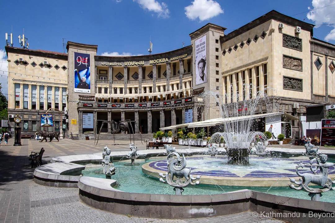 Cozy Apt 3 City Center Yerevan Exterior photo